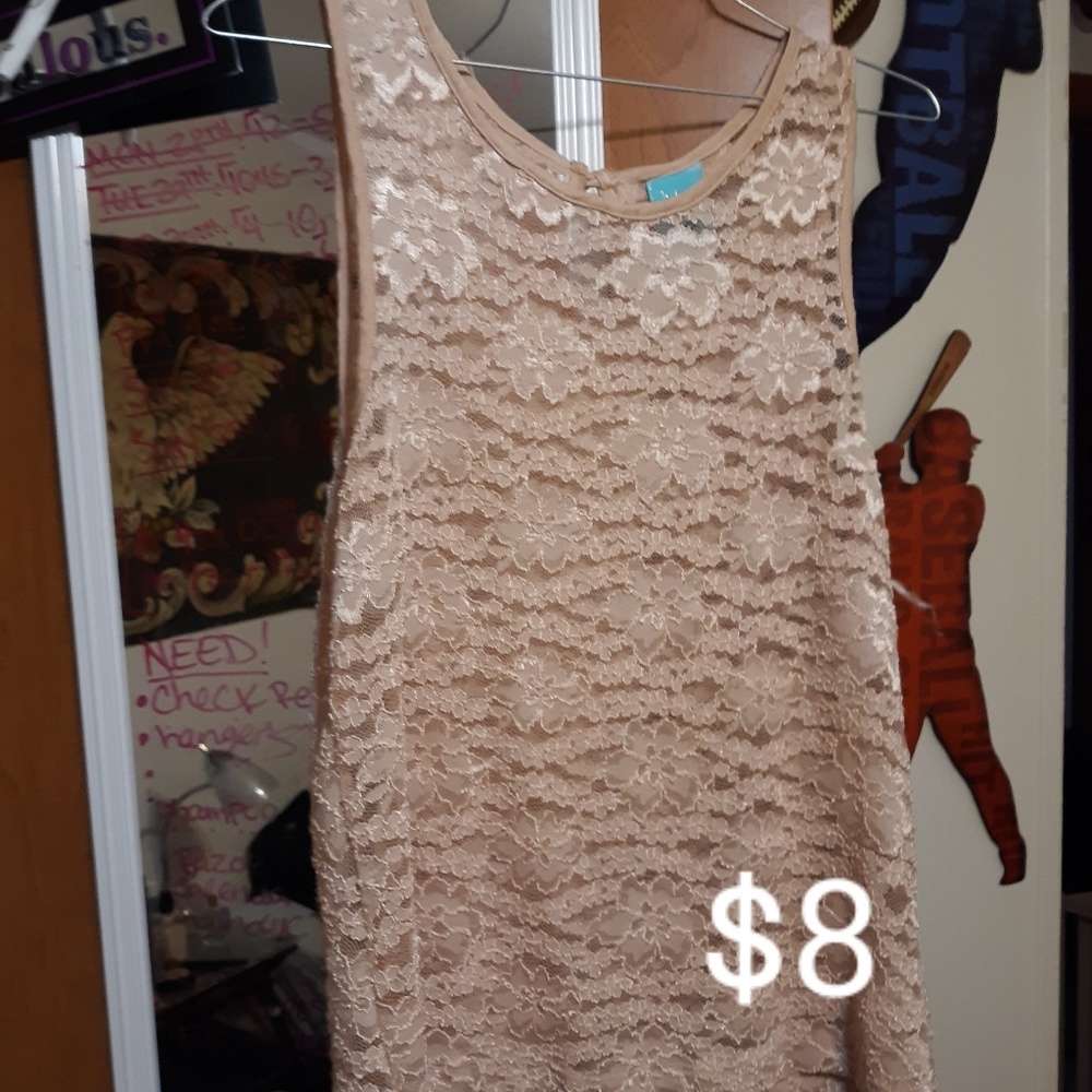 *PEACH TANK W SHEER LACE COVERiNG*